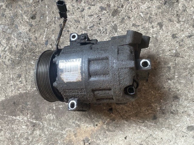 Компрессор кондиционера 8200577732 RENAULT