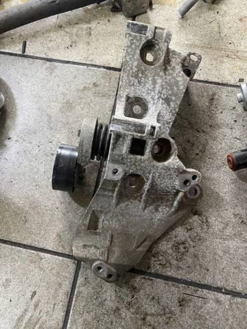 Крепление генератора 8200669494 RENAULT