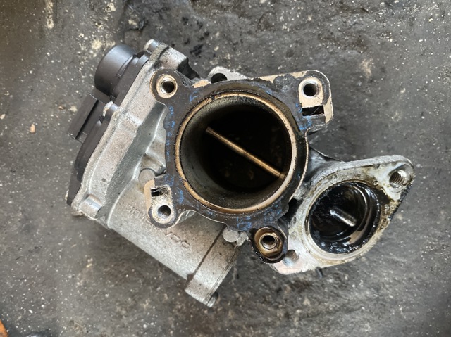 Клапан EGR системы рециркуляции отработавших газов 8200797706 RENAULT