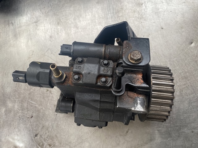 Насос топливный высокого давления 8200821184 RENAULT