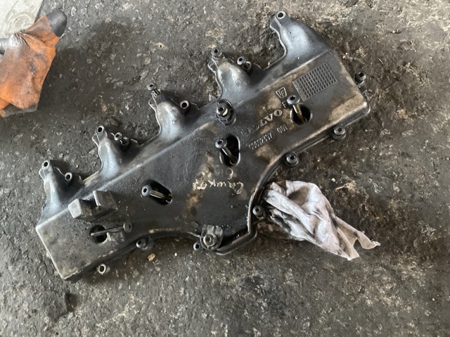 Впускной коллектор 8692397 VOLVO