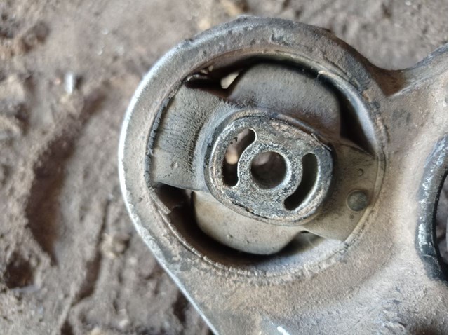 Задняя опора двигателя Ситроен Берлинго