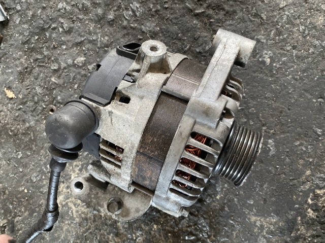 Автомобильный генератор 96627030 GM