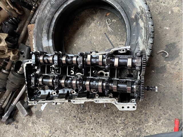 Впускной распредвал двигателя A6110500001 MERCEDES