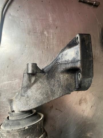 Кронштейн подушки (опоры) двигателя, левой A6112230704 MERCEDES