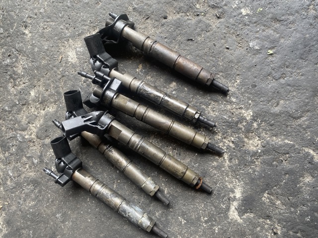 Форсунка дизельная в сборе A6420700587 MERCEDES