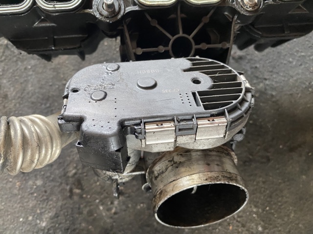 Дроссельная заслонка BK2Q9E926AC FORD