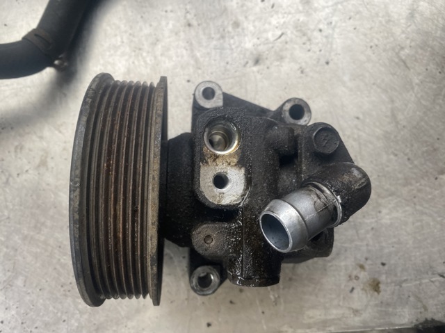 Помпа ГУР CC113A696BB FORD