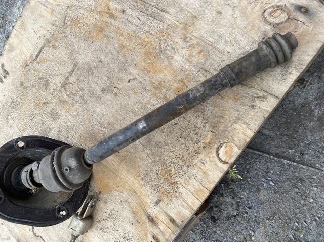 Вал рулевой колонки, нижний MB347283 MITSUBISHI