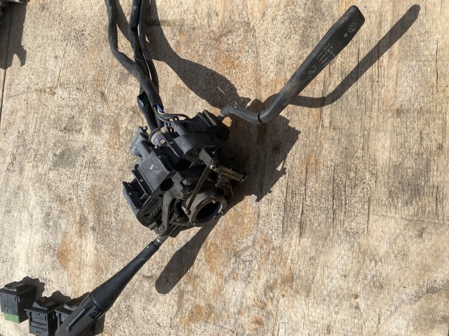Переключатель подрулевой, в сборе Mitsubishi Pajero 1 L04G, L14G