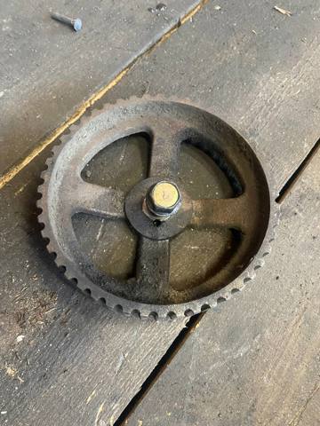 Звездочка привода распредвала двигателя MD050147 MITSUBISHI