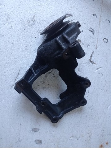 Кронштейн компрессора кондиционера MR398428 MITSUBISHI