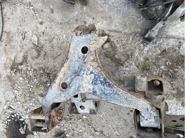 Рычаг передний нижний левый MR496795 MITSUBISHI