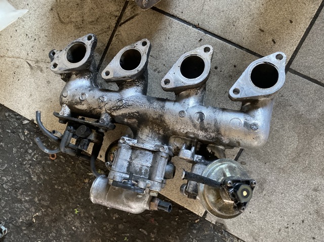 Впускной коллектор MR577029 MITSUBISHI