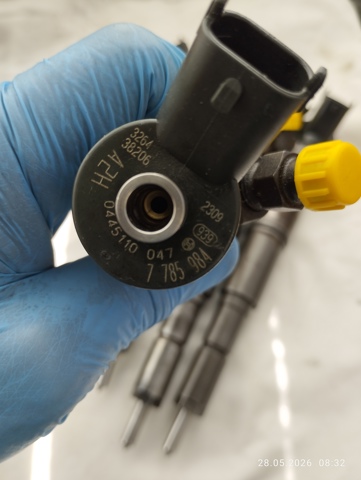 Форсунка дизельная в сборе 0445110047 BOSCH