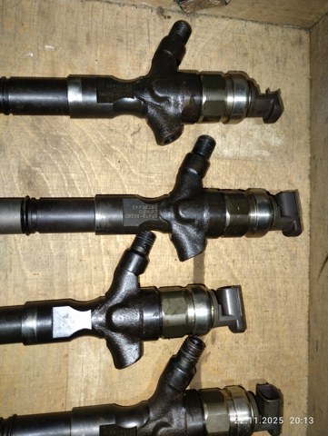 Форсунка дизельная в сборе 2367030080 DENSO