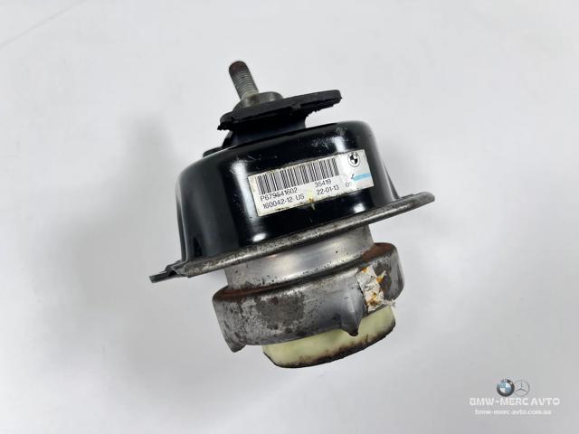 Правая подушка ДВС 22116780260 BMW