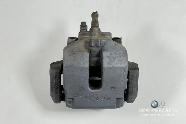 Задний правый суппорт 34216776788 BMW