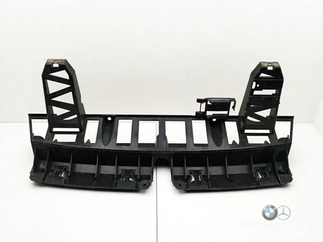 Кронштейн бампера заднего, центральный 51127158444 BMW