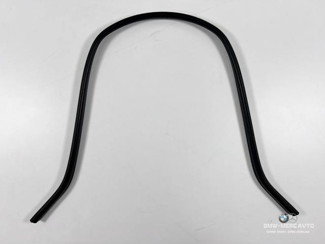 Резинка под капот 51237161345 BMW