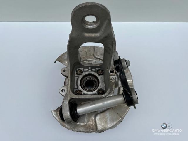 Цапфа поворотная левая 6770983 BMW
