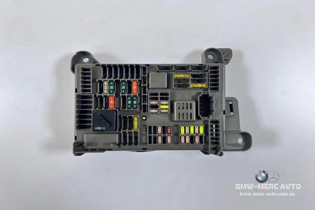 Блок предохранителей и реле 6931687 BMW