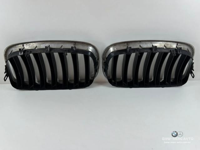 Решетка радиатора левая 7157687 BMW