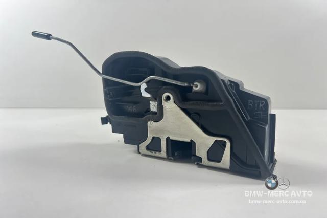 Замок передней пассажирской двери 7202146 BMW