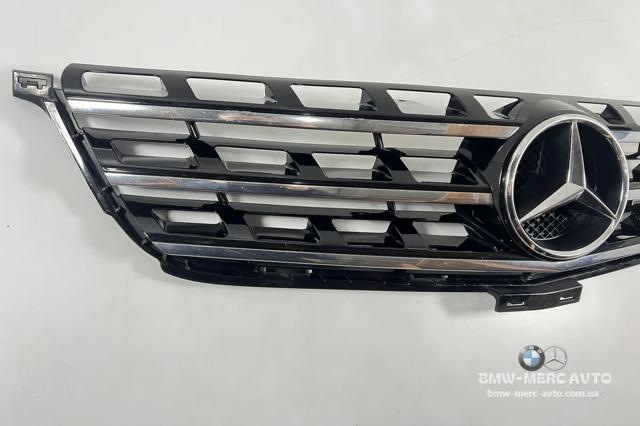 A0008880060 MERCEDES Кронштейн эмблемы решетки радиатора купить в Полтава