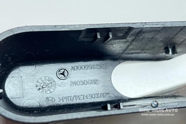 Заглушка гайки крепления поводка заднего дворника1 A0009982921 MERCEDES