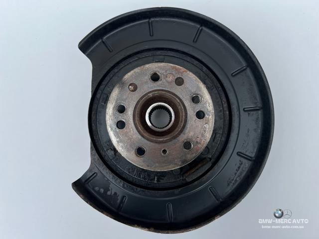 Цапфа (поворотный кулак) задний левый A1643500708 MERCEDES