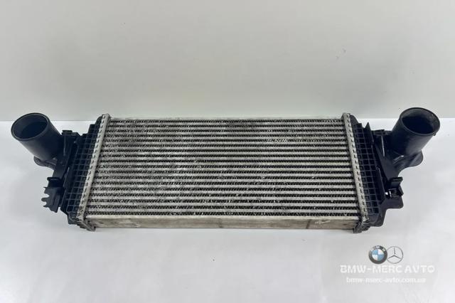 Радиатор интеркуллера A1645000000 MERCEDES