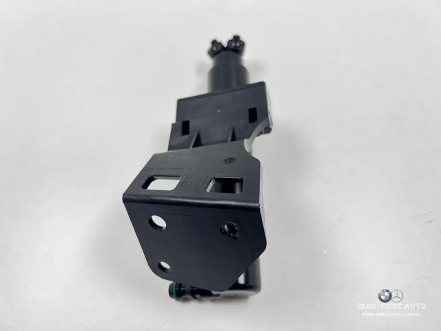 A1648600747 Держатель форсунки омывателя фары (подъемный цилиндр) купить Житомир