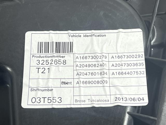 Стеклоподъемник задней правой двери A1667300279 MERCEDES