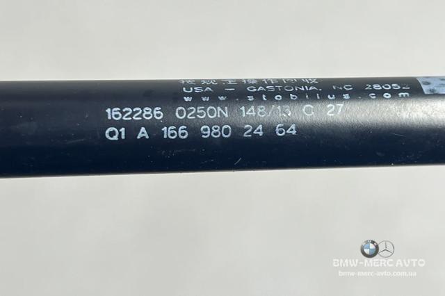 Стойка капота правая A1669802464 MERCEDES