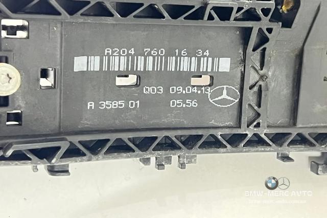 Держатель наружной ручки двери, правых дверей A2047601634 MERCEDES