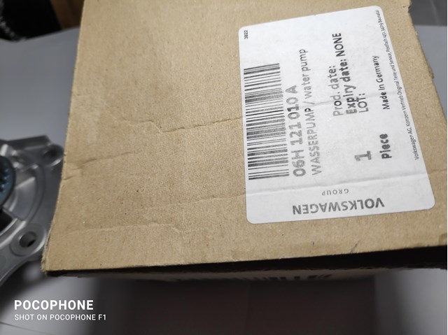 VAG 06H121010A Помпа в наличии Киев