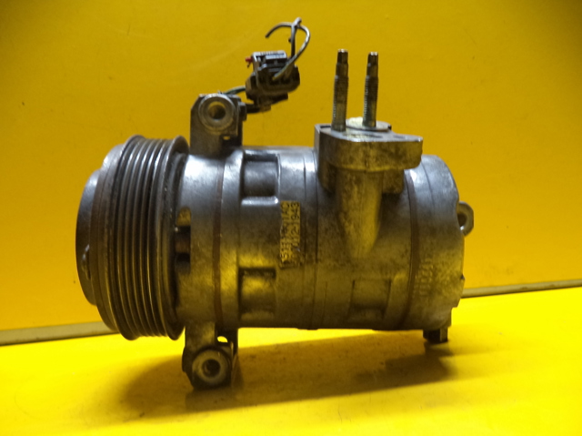 Компрессор кондиционера 55111401AC CHRYSLER