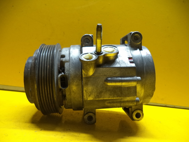 Компрессор кондиционера 6711303011 SSANG YONG