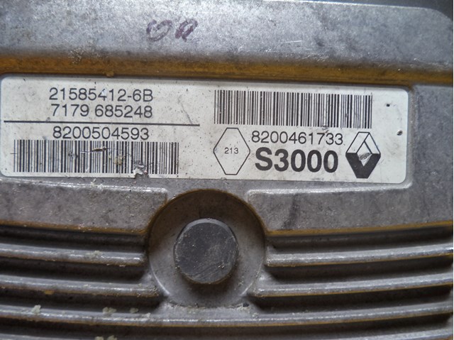 RENAULT 8200461733 Блок управления двигателем в наличии Ужгород
