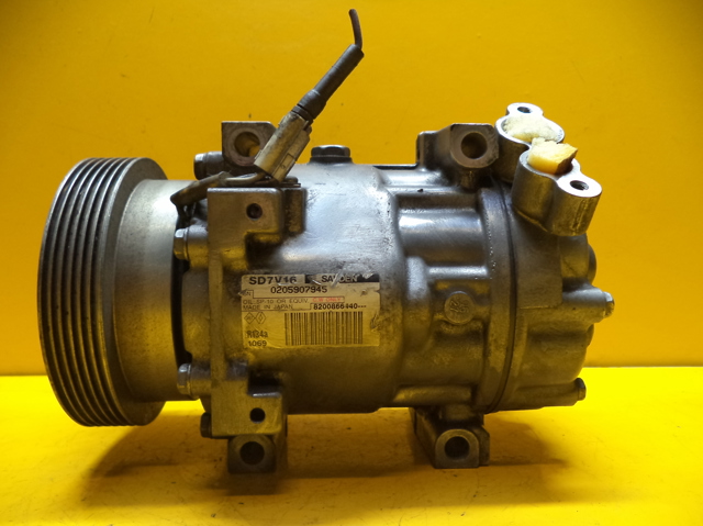 Компрессор климатической установки 8200866440 RENAULT