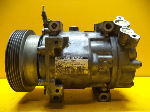 Компрессор климатической установки 8200866441 RENAULT