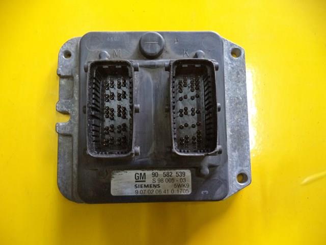 Мозги двигателя 90582539 OPEL