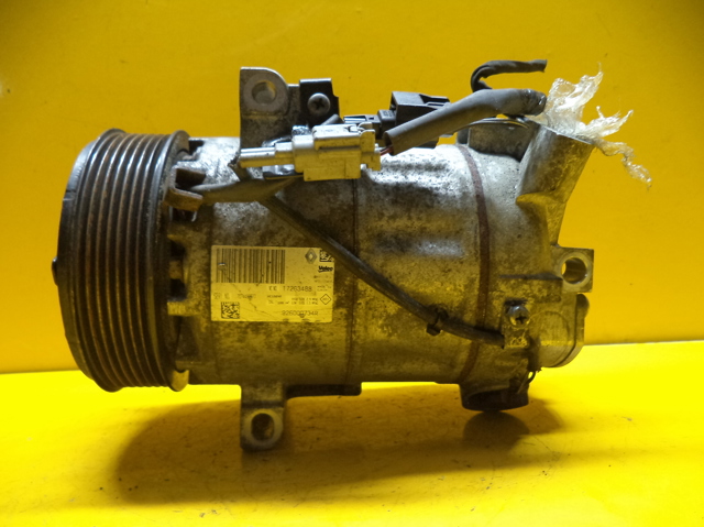 Компрессор кондиционера 926000734R RENAULT