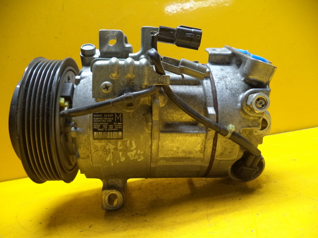 Компрессор системы кондиционирования 926003234R RENAULT