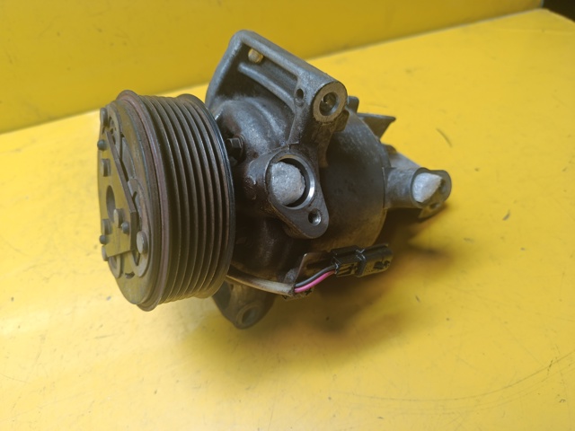 RENAULT 926005689R Компрессор кондиционера в наличии Украина