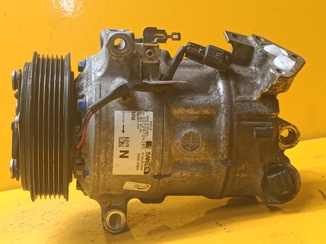 Компрессор кондиционера 926006UB0A NISSAN