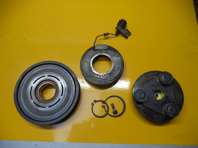 Шкив компрессора кондиционера 92660EB70A NISSAN