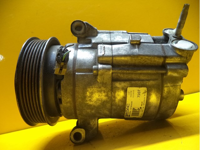 Компрессор кондиционера 95487907 GM