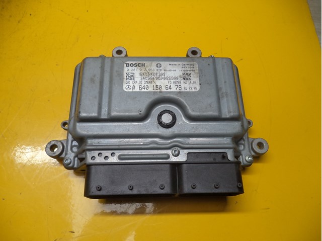 Компьютер двигателя A6401506479 MERCEDES